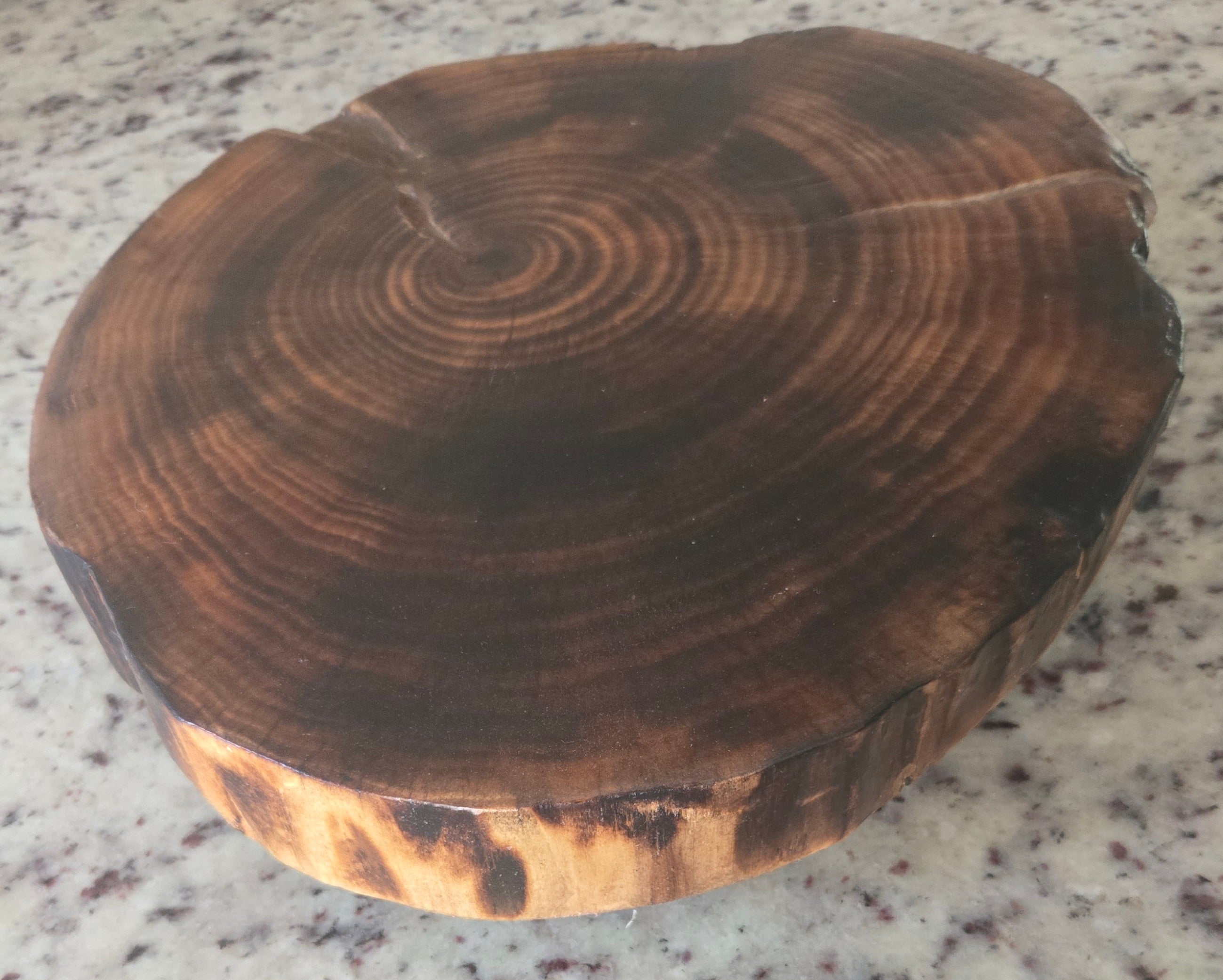 Natural rings • Wooden feet • One of a kind